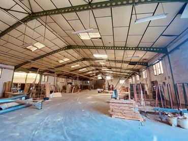 Industrial building for sale in Pego