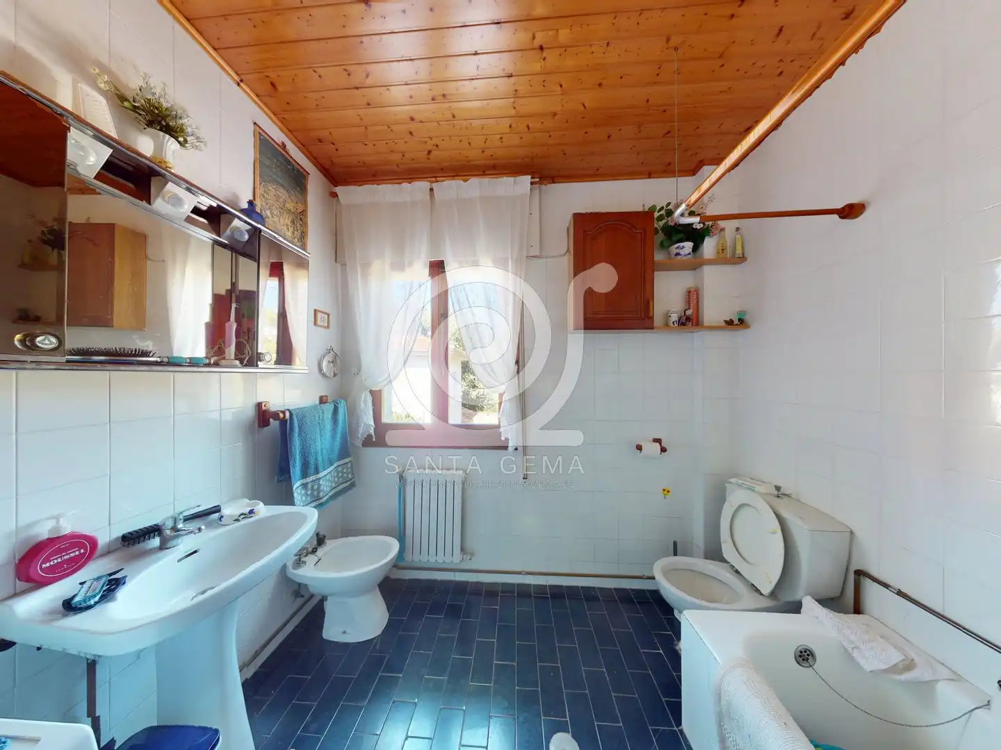 Baño de Casa o chalet en venta en Cambre  con Jardín privado, Trastero y Amueblado