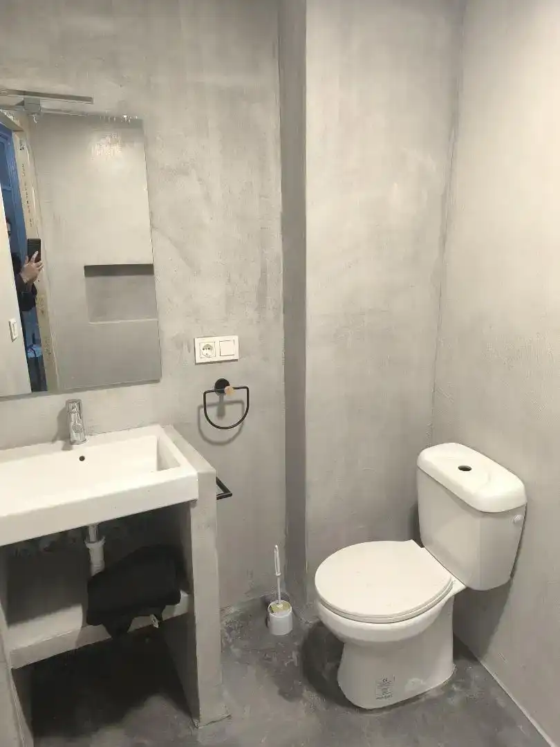 Badezimmer von Wohnung zur Miete in  Granada Capital mit Balkon