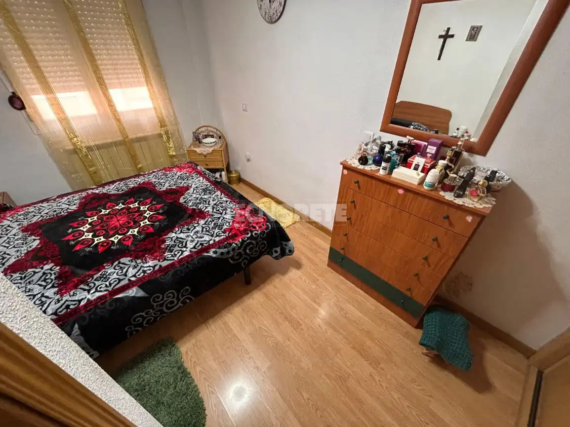 Habitación de Piso en venta en Guadalajara con Calefacción y Amueblado