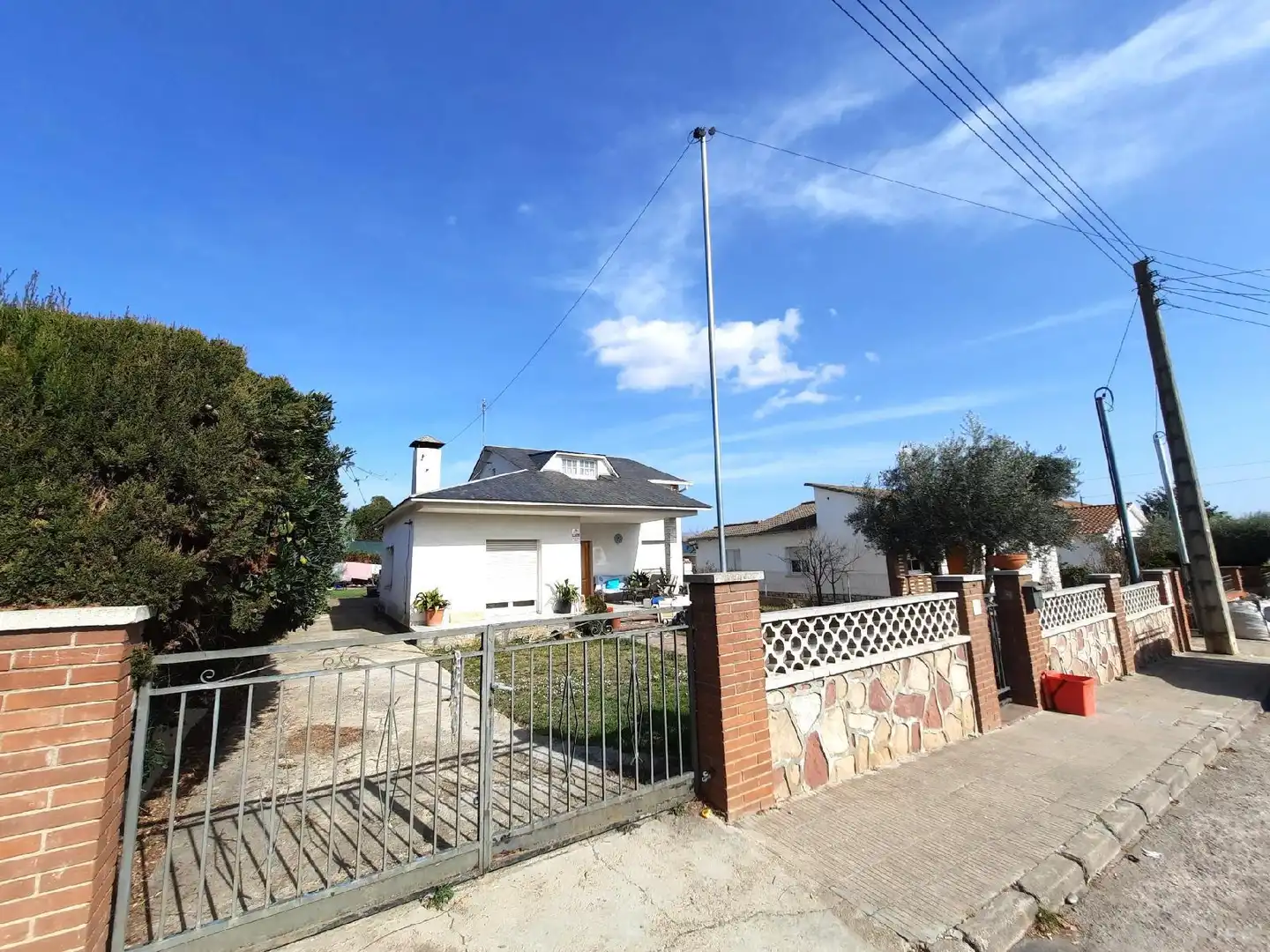 Vista exterior de Casa o xalet en venda en Santa Eulàlia de Ronçana amb Jardí privat