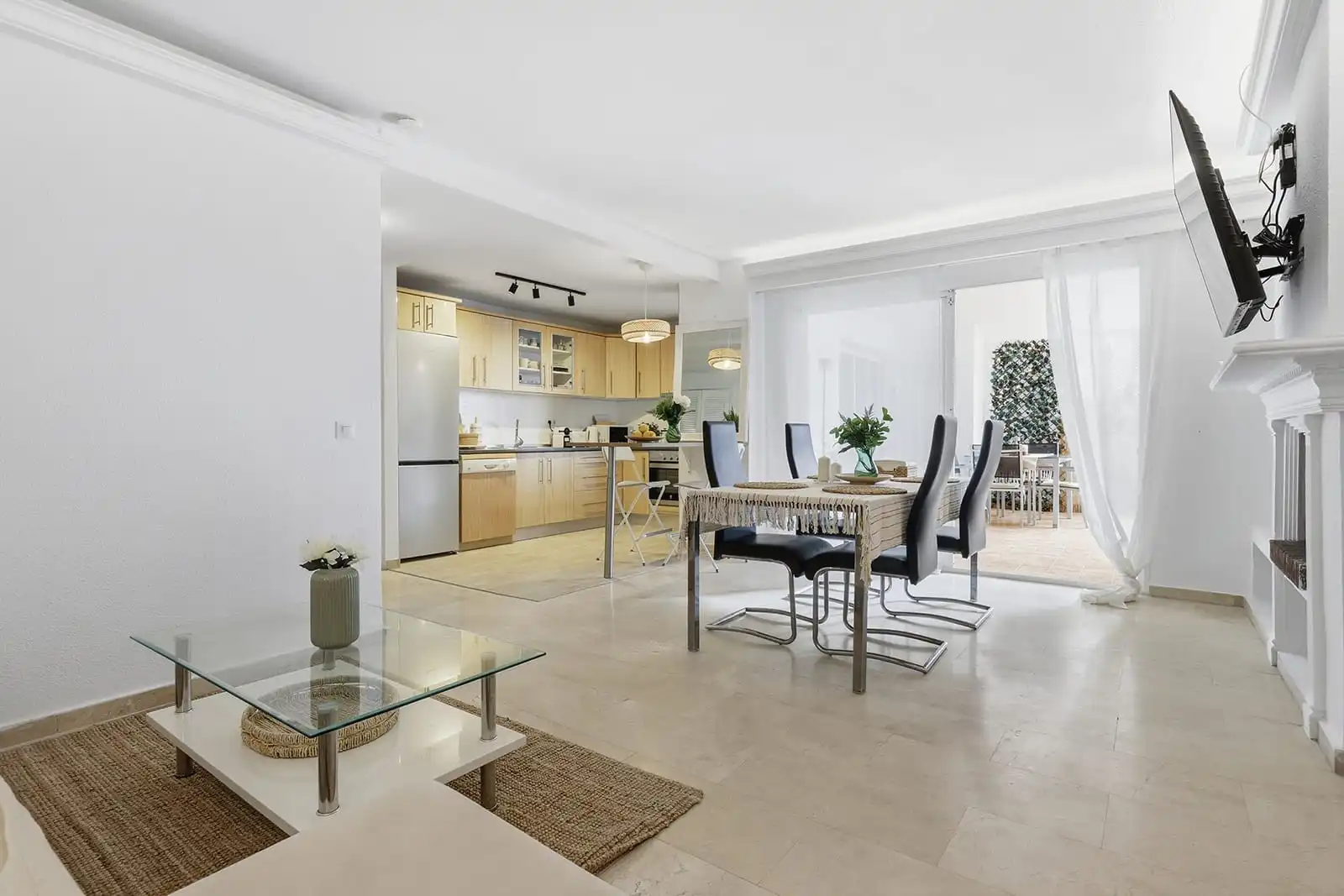 Comedor de Apartamento de alquiler en Estepona con Terraza y Amueblado