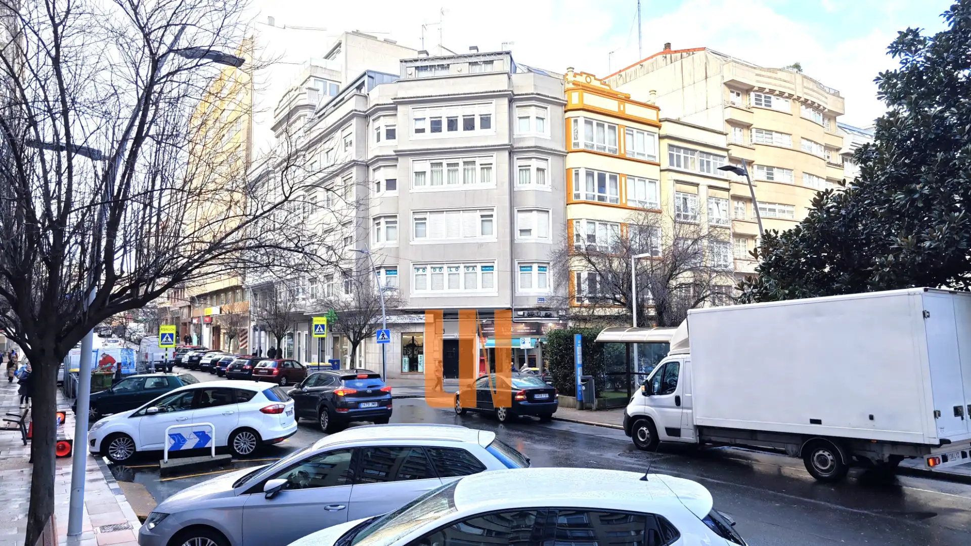 Vista exterior de Oficina de lloguer en A Coruña Capital  amb Moblat i Internet