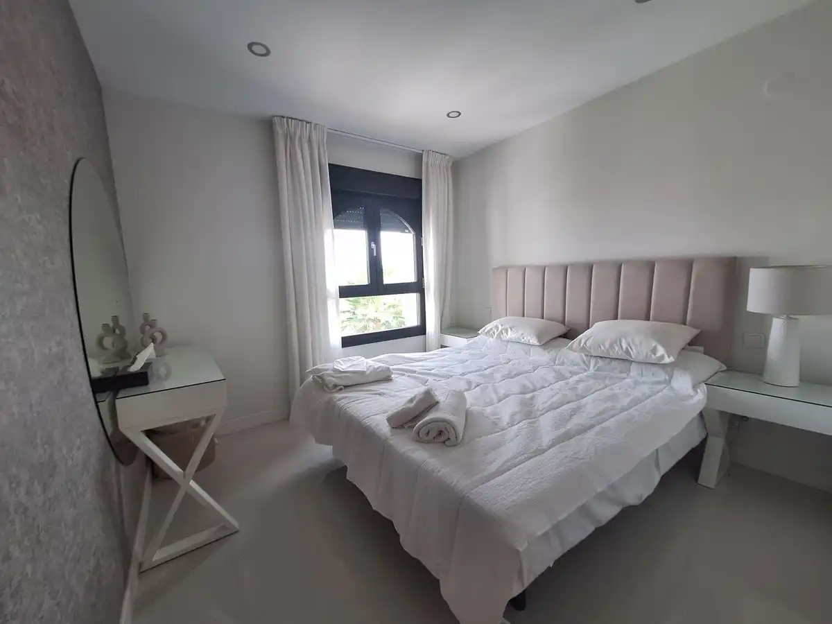 Dormitori de Apartament en venda en Manilva amb Aire condicionat, Terrassa i Traster
