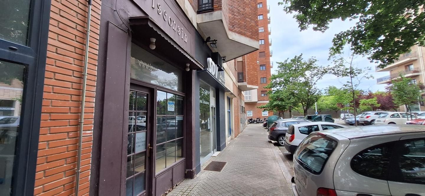 Vista exterior de Local en venda en  Pamplona / Iruña