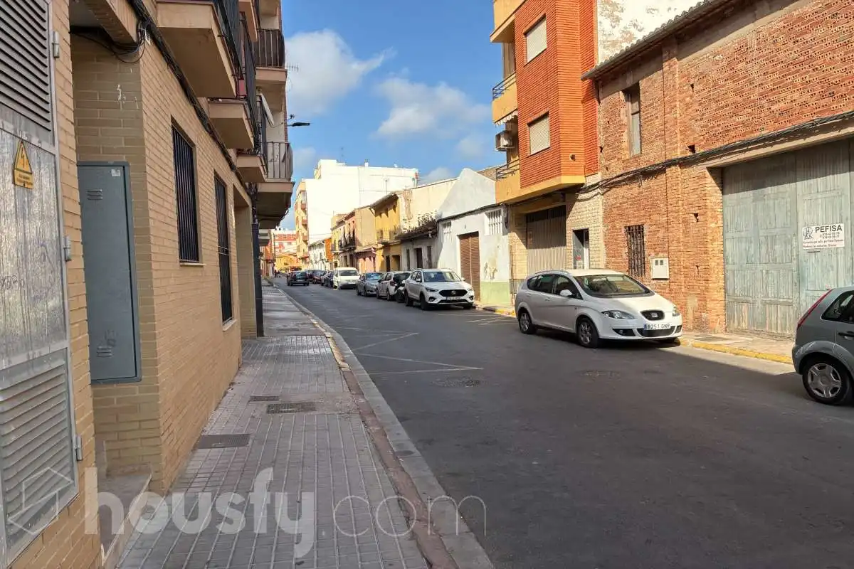 Vista exterior de Pis de lloguer en Sagunto / Sagunt amb Parquet, Moblat i Balcó