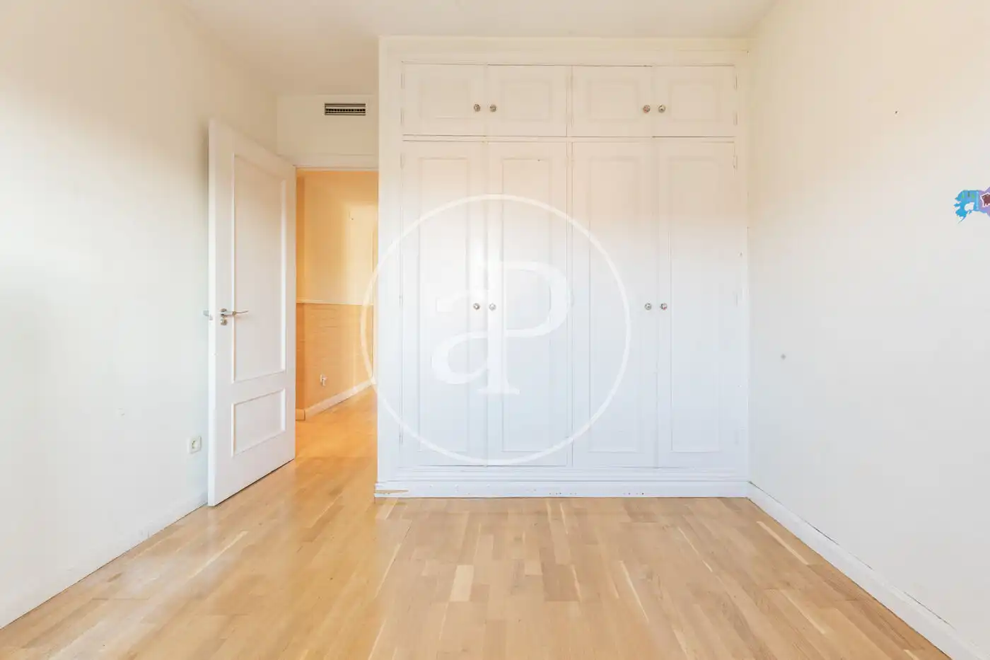 Schlafzimmer von Wohnung zum Verkauf in La Moraleja mit Klimaanlage, Heizung und Privatgarten