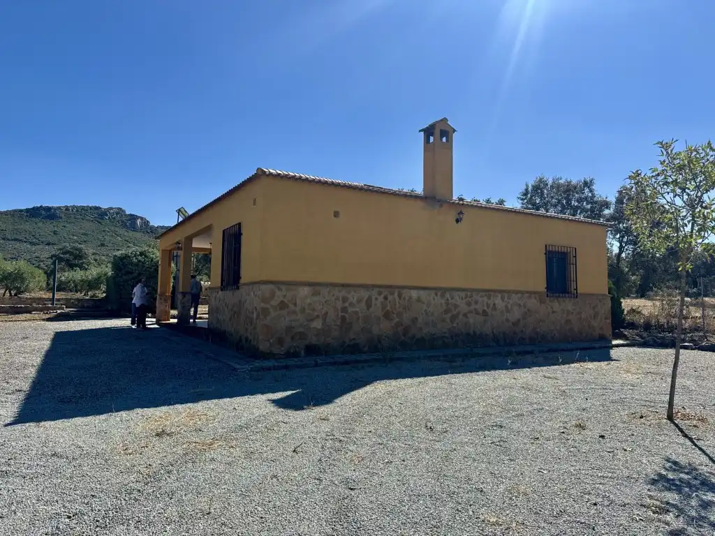 Exterior view of Country homes for sale in Zarza-Capilla, Badajoz