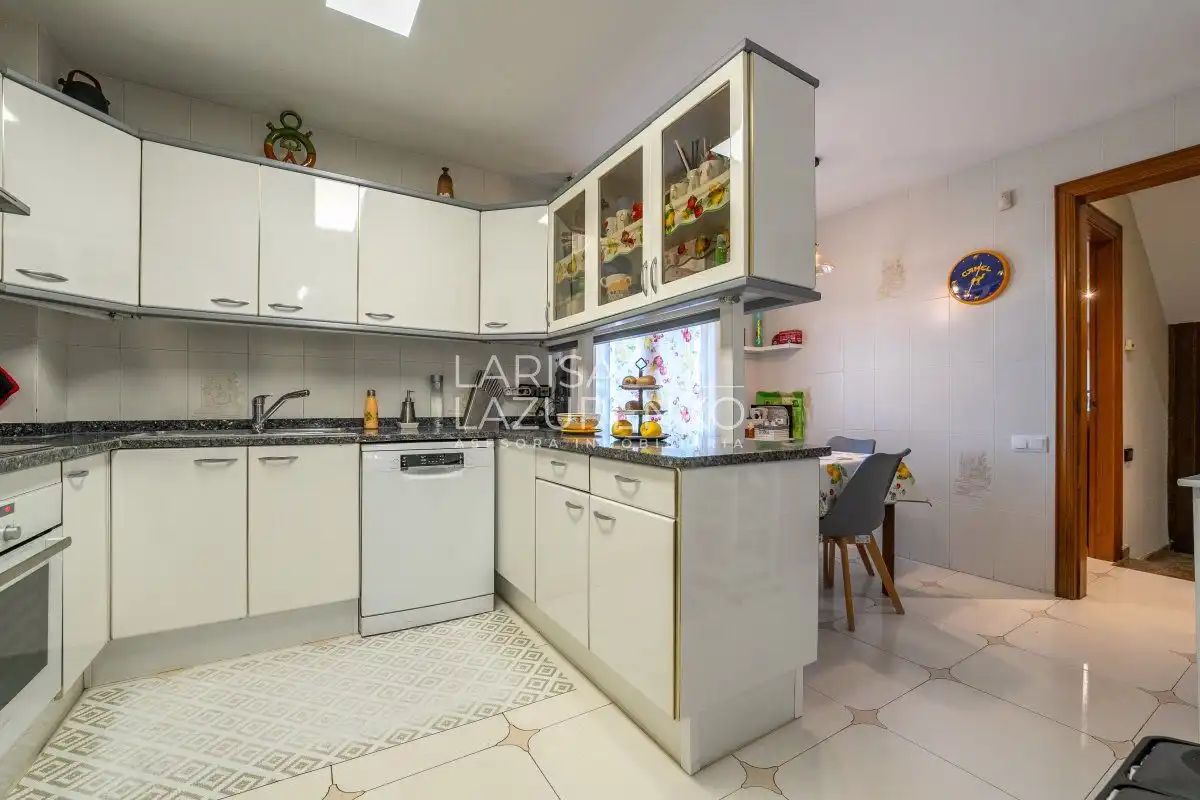 Cuina de Casa o xalet en venda en Tarragona amb Aire condicionat, Calefacció i Jardí privat