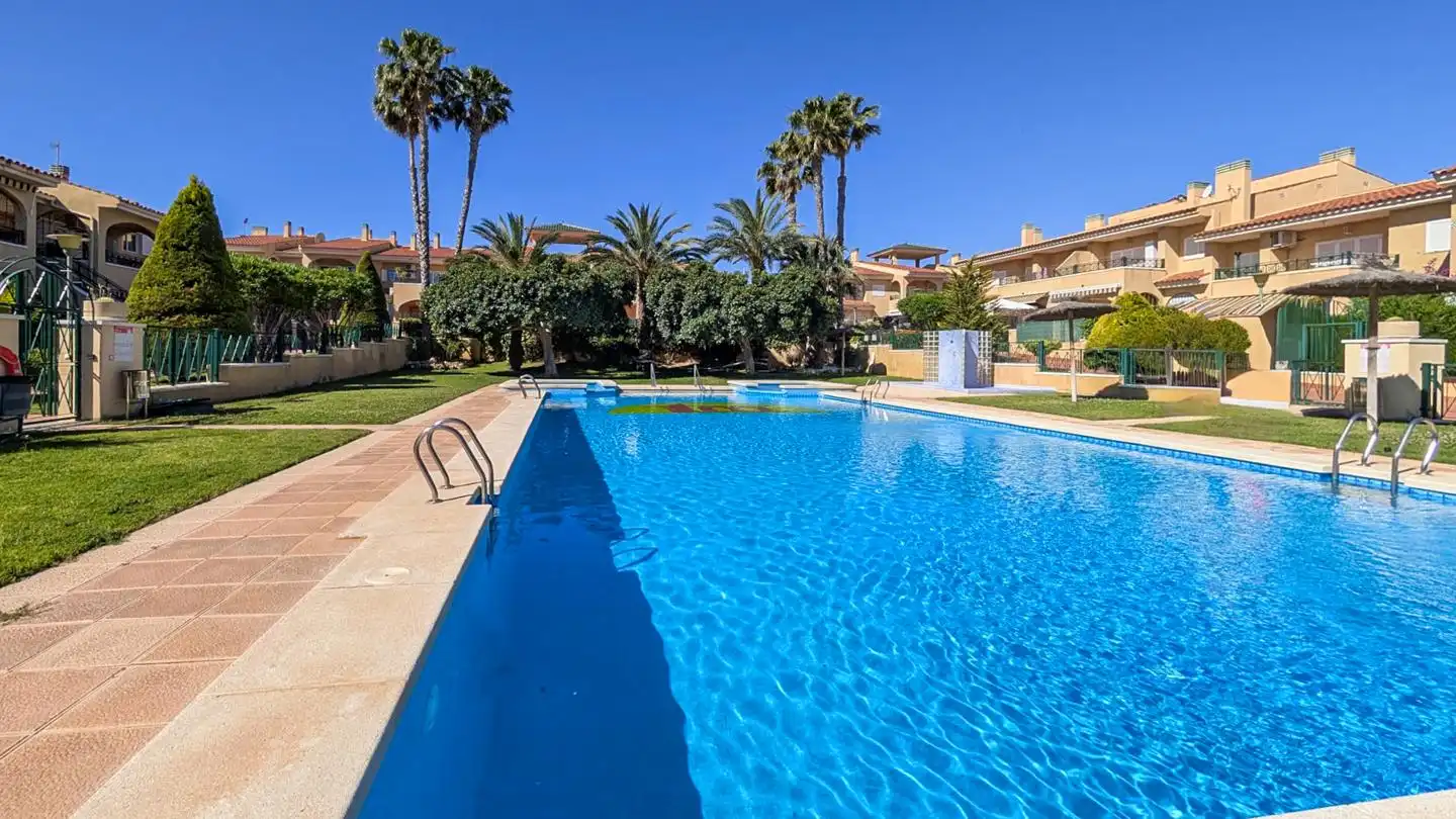 Piscina de Casa adosada en venta en Santa Pola con Jardín privado, Terraza y Piscina