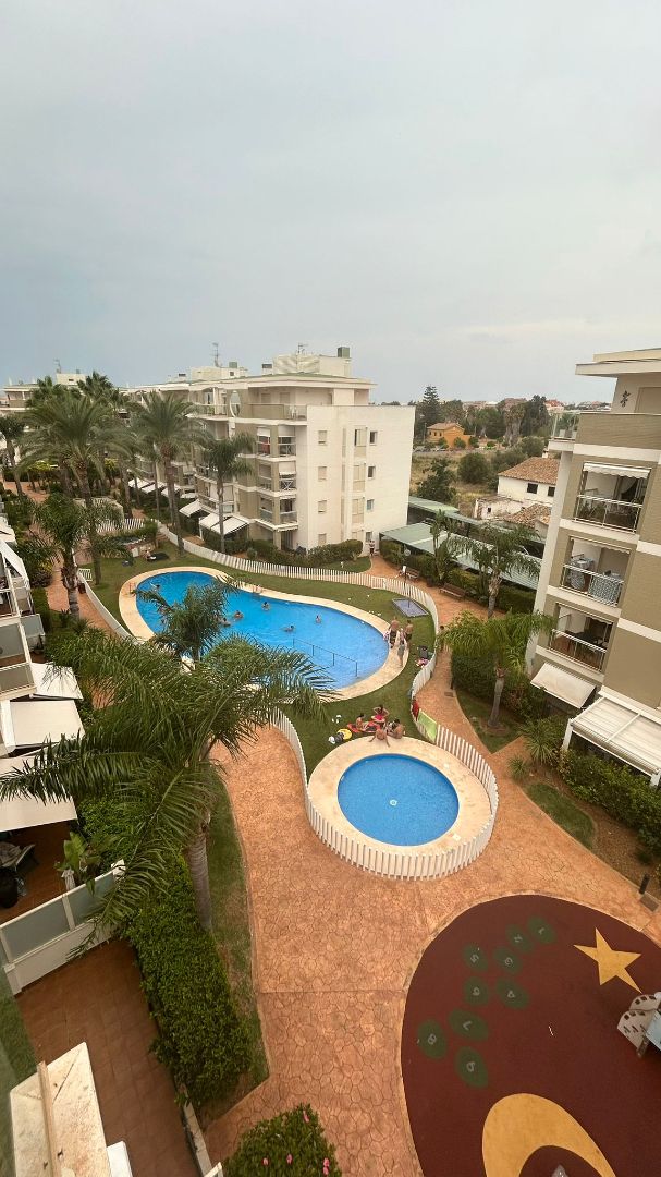 Piscina de Planta baixa en venda en Dénia amb Aire condicionat, Terrassa i Moblat