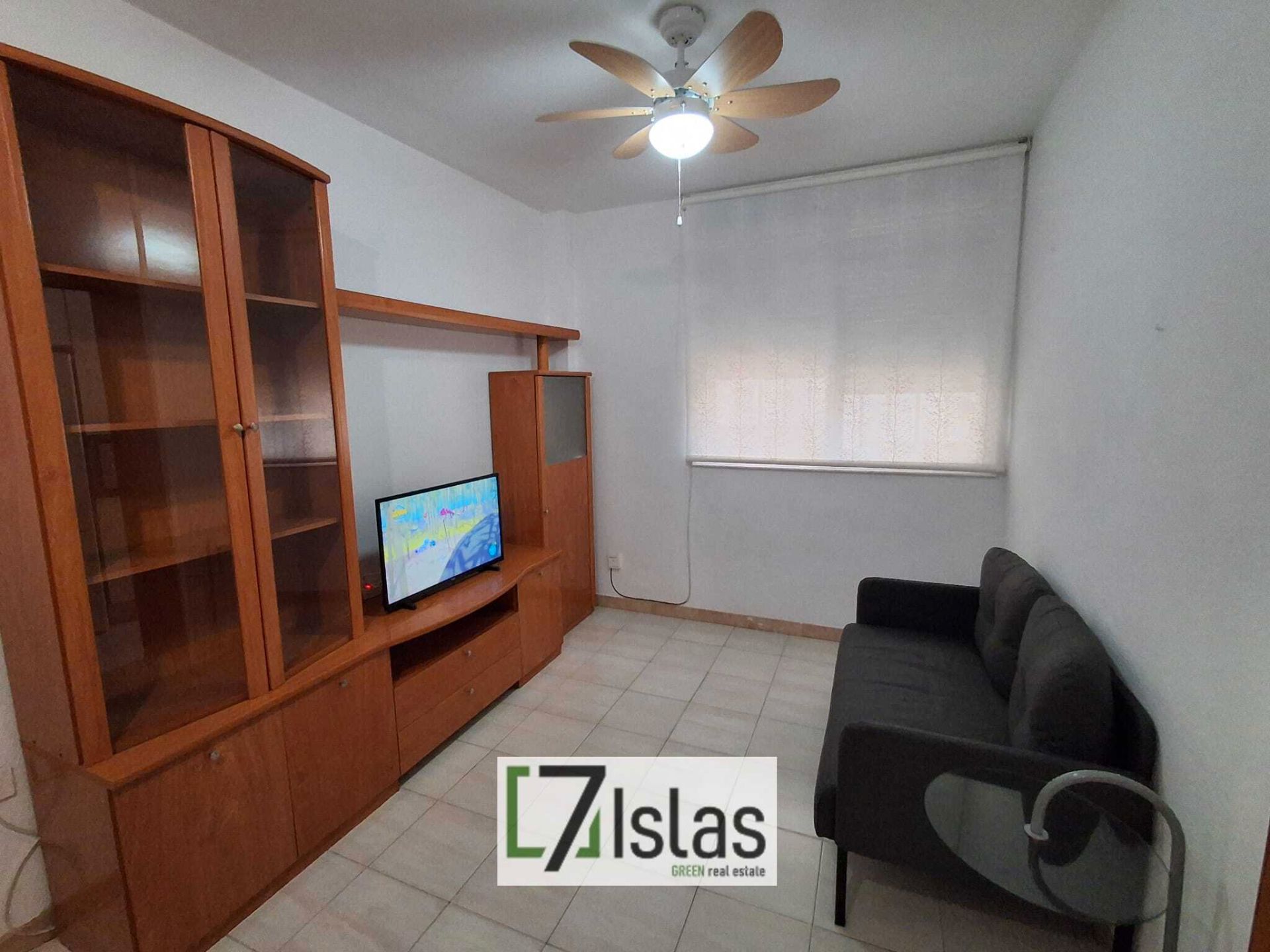 Sala d'estar de Pis de lloguer en  Santa Cruz de Tenerife Capital amb Moblat, Rentadora i Microones