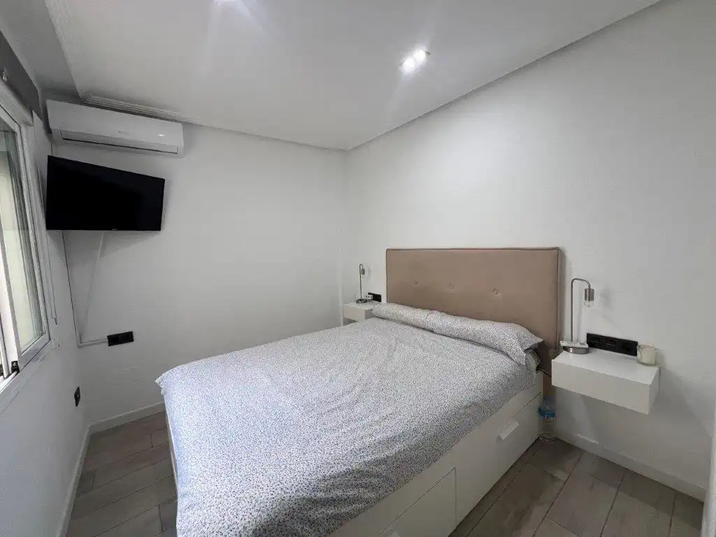 Bedroom of Flat for sale in Dolores  with Air Conditioner, Terrace and Furnished