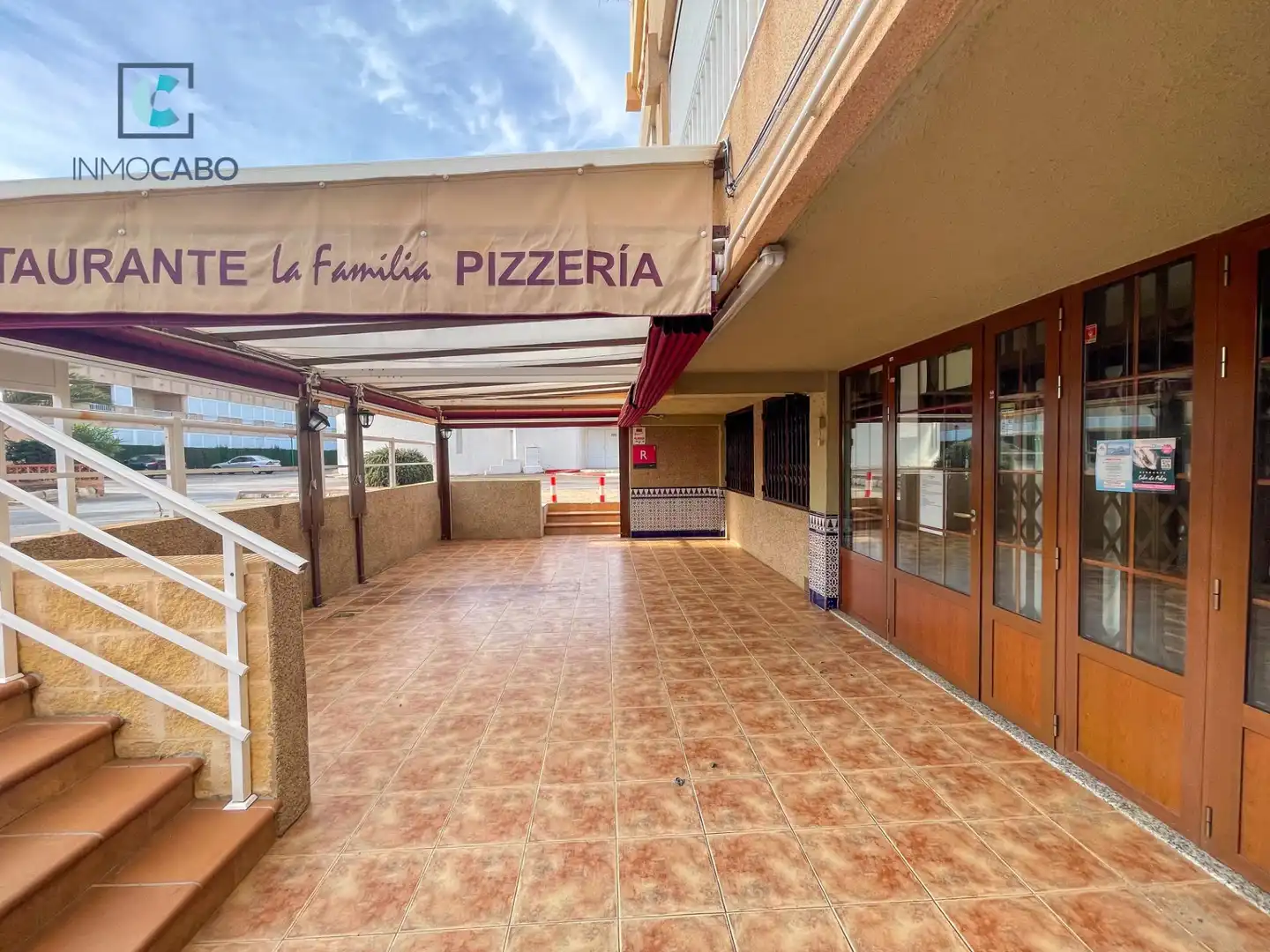 Local en venta en La Manga del Mar Menor con Aire acondicionado, Terraza y Amueblado