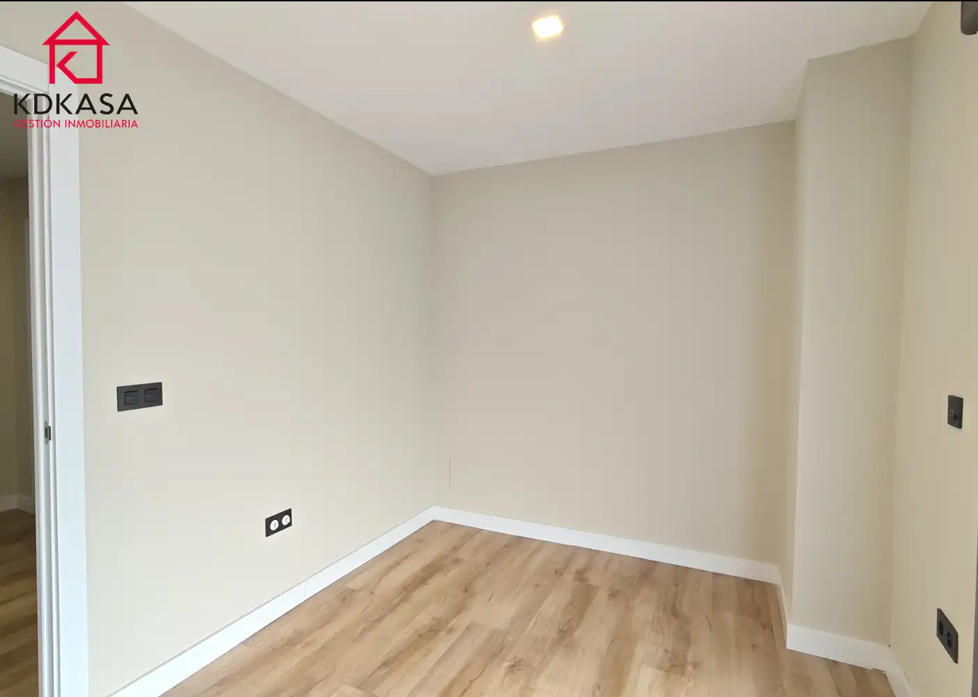 Bedroom of Flat for rent in Madrid  with Air Conditioner, Heating and Terrace