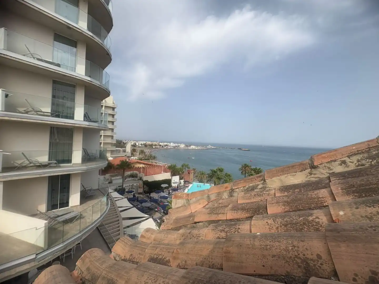 Vista exterior de Pis en venda en Benalmádena amb Calefacció i Terrassa
