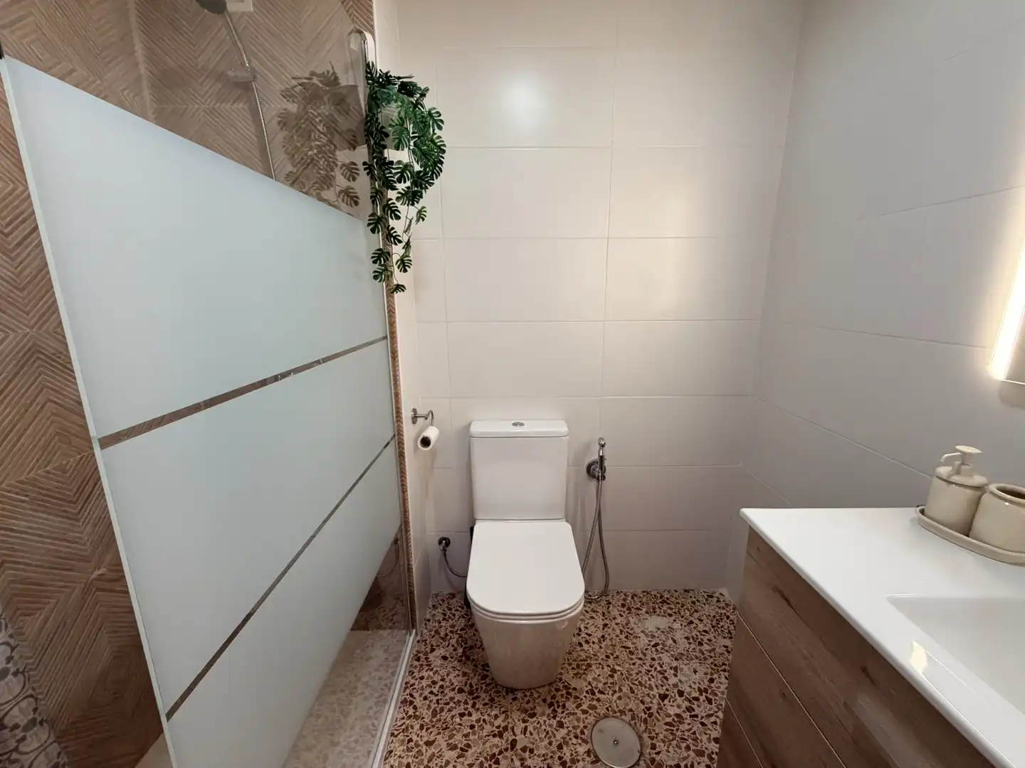 Baño de Piso de alquiler en Cartagena con Aire acondicionado, Terraza y Amueblado