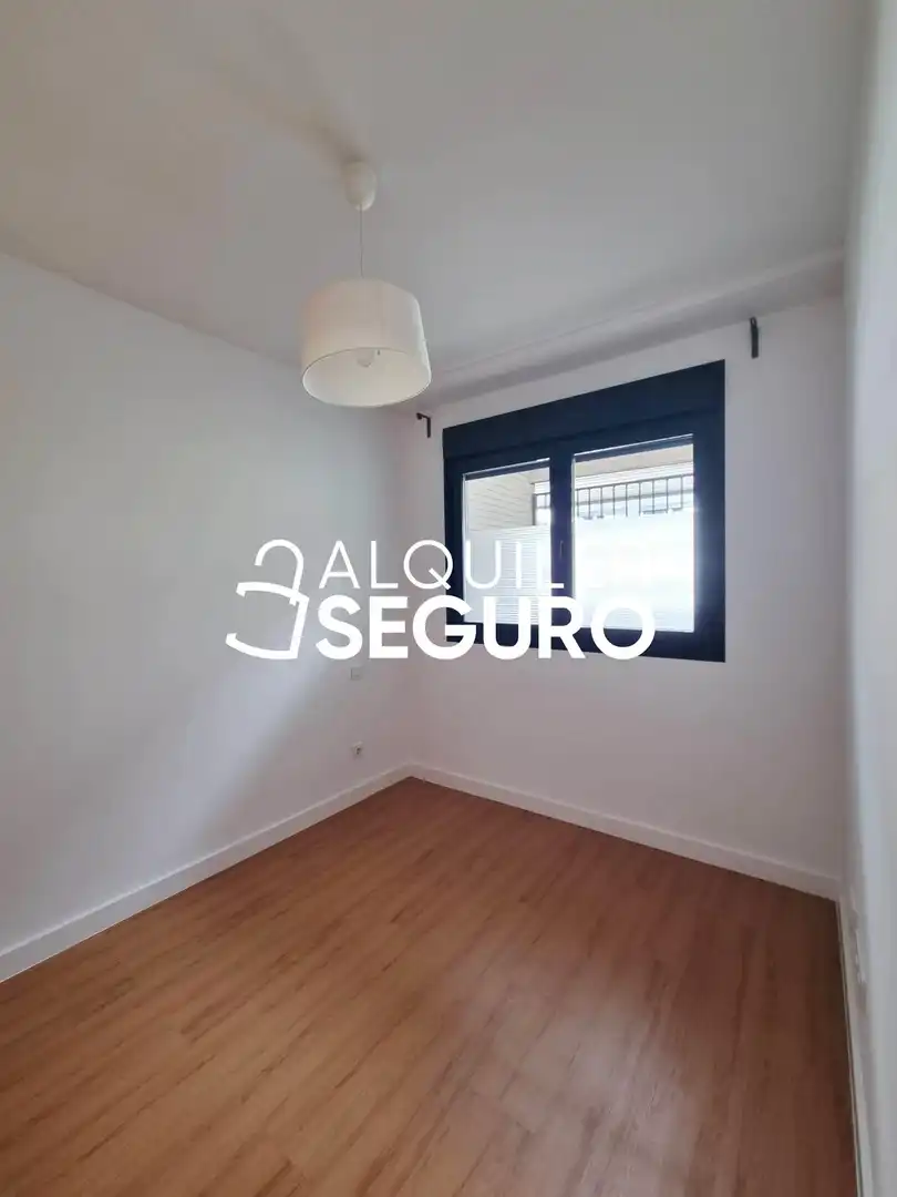 Bedroom of Flat for rent in El Escorial  with Heating, Terrace and Storage room