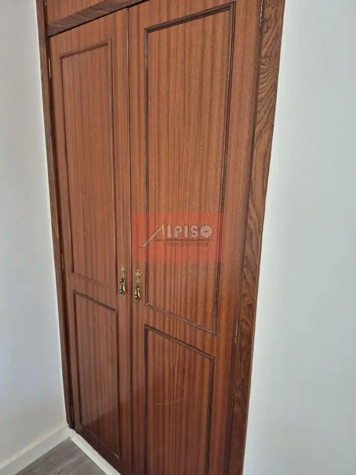 Piso de alquiler en Ourense Capital  con Calefacción, Trastero y Amueblado