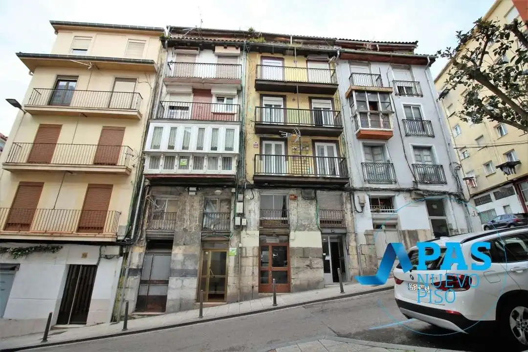 Außenansicht von Wohnung zur Miete in Santander mit Balkon