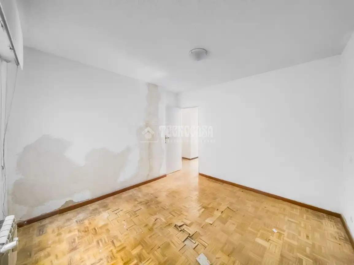 Habitación de Piso en venta en Madrid con Calefacción, Parquet y Terraza
