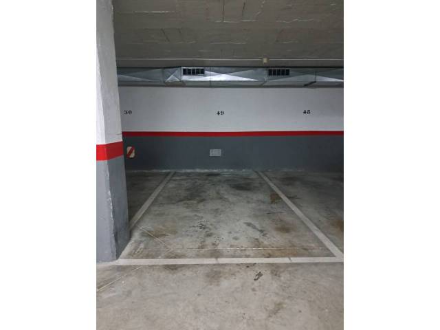 Garaje en Alquiler en Escola Pia en Centre