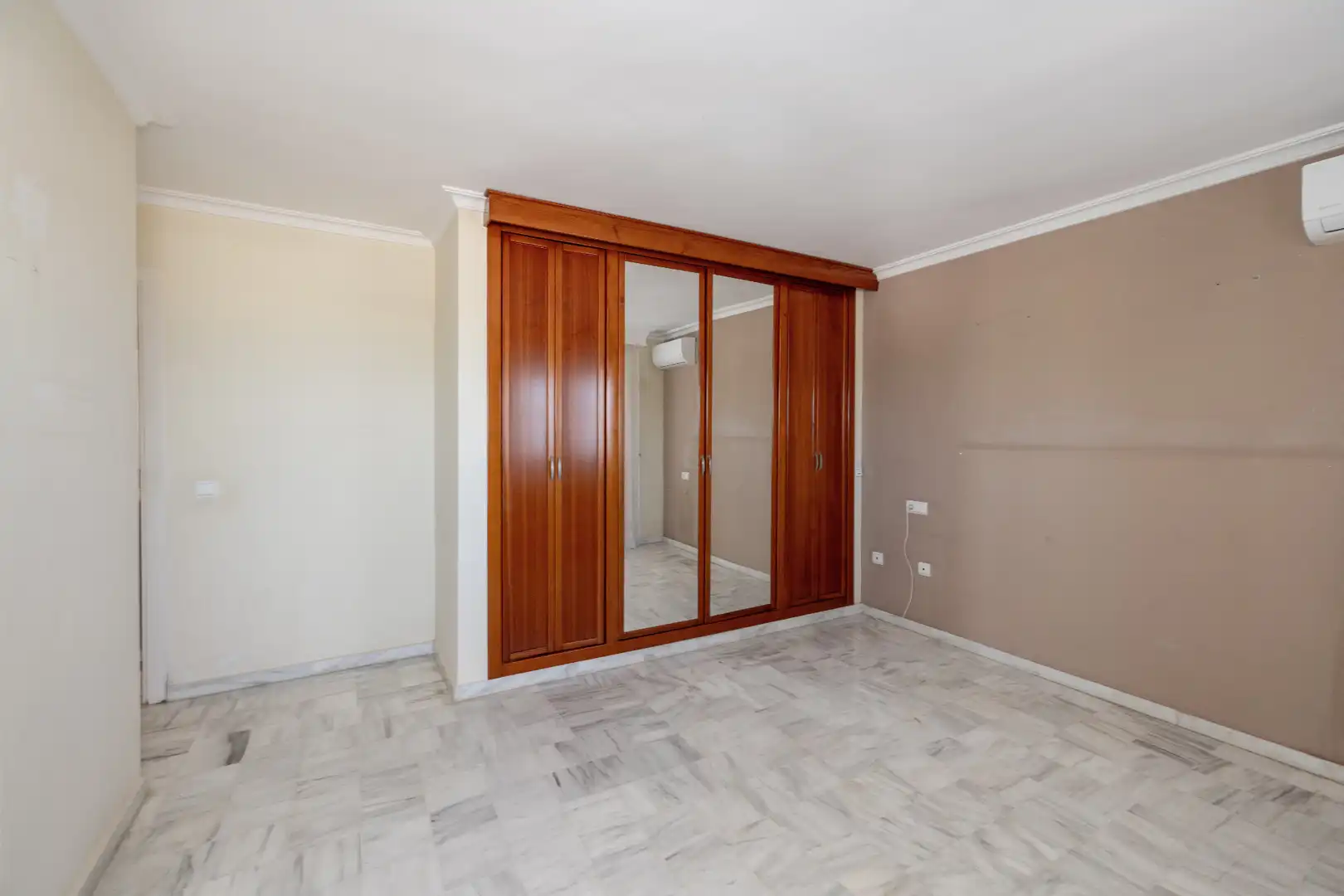 Dormitori de Dúplex en venda en Rincón de la Victoria amb Aire condicionat, Calefacció i Jardí privat