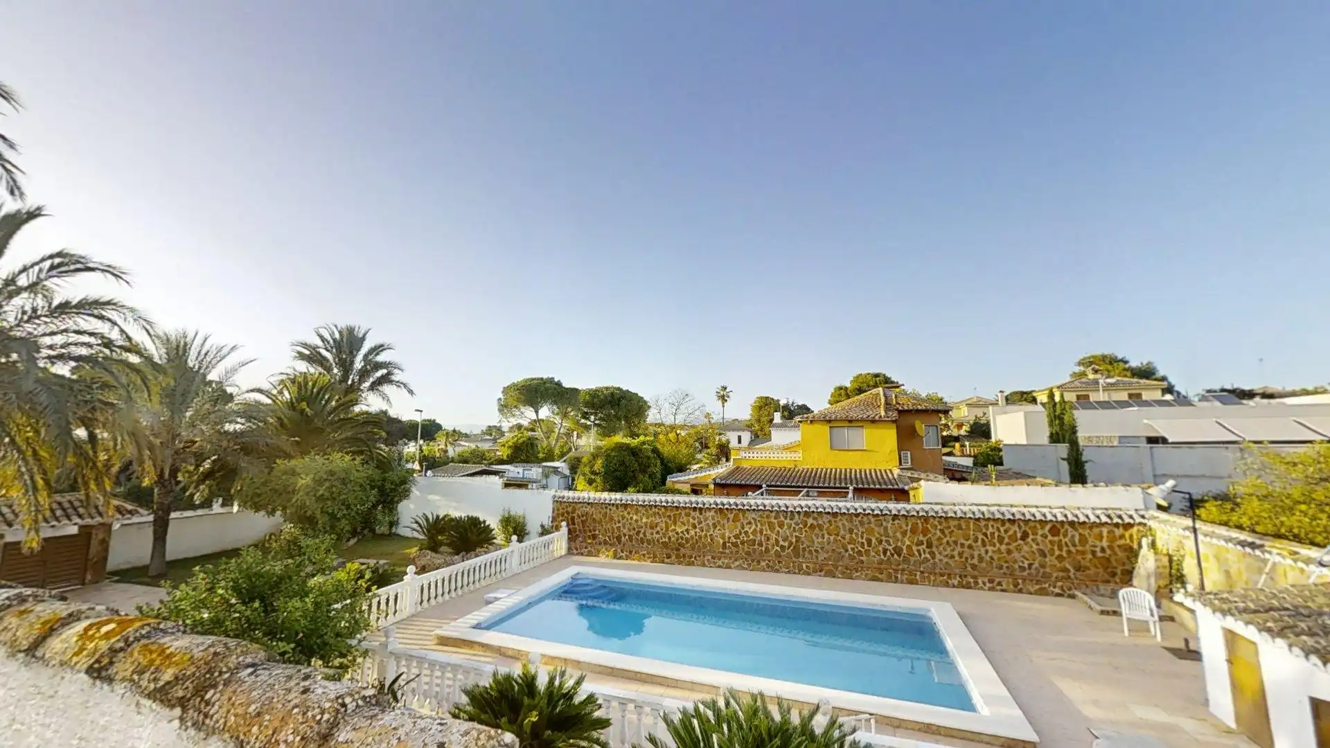 Piscina de Casa o xalet en venda en L'Eliana amb Aire condicionat, Calefacció i Jardí privat