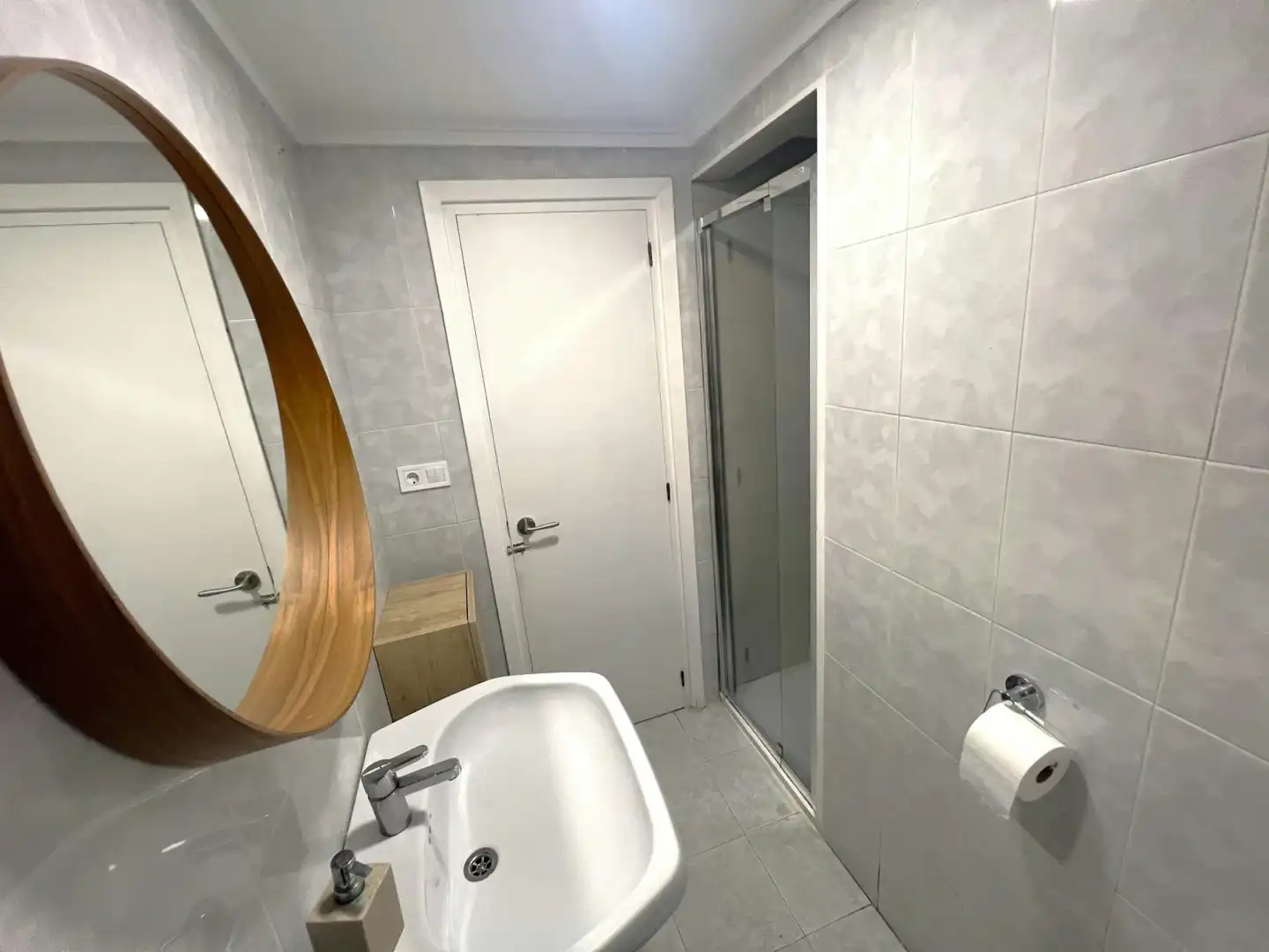 Badezimmer von Wohnung zur untervermieten in Quatre Carreres
