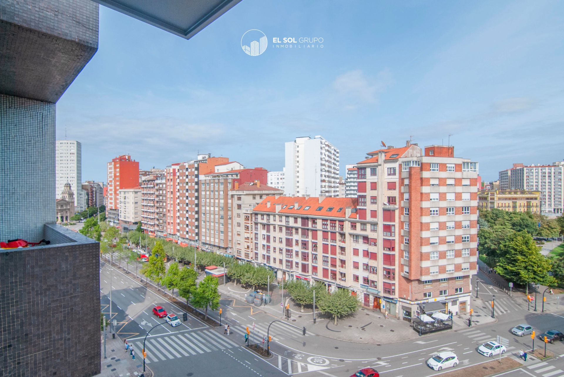 Vista exterior de Pis en venda en Gijón  amb Calefacció
