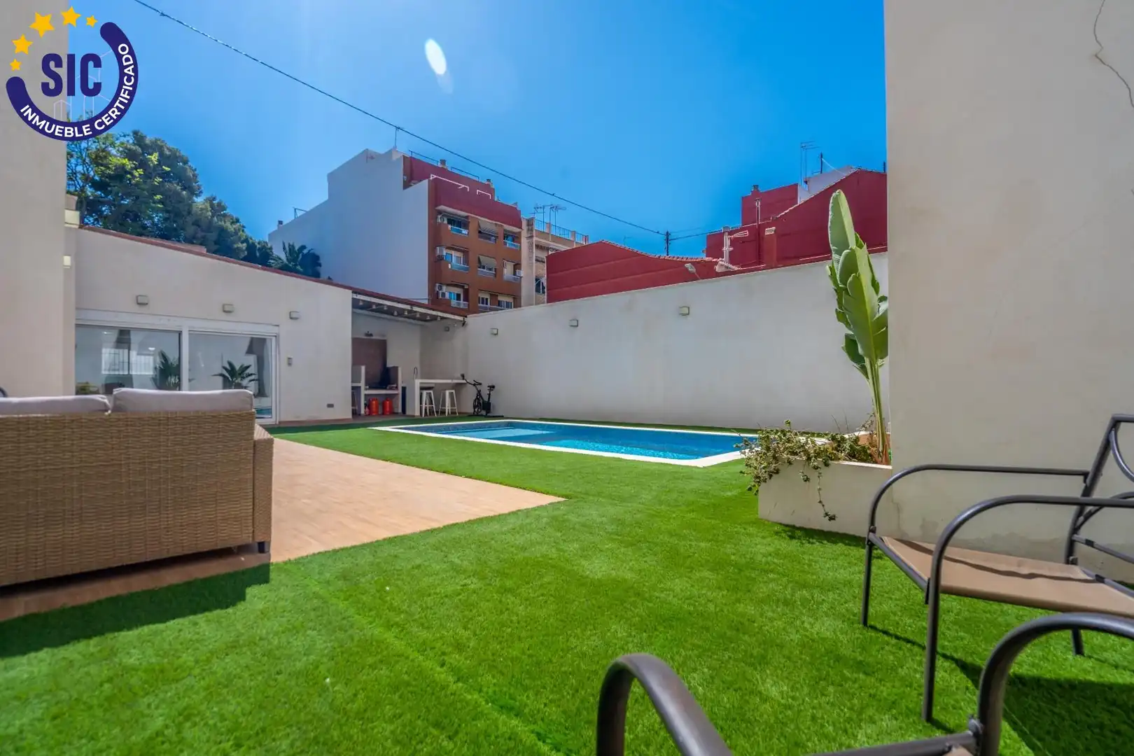 Schwimmbecken von Haus oder Chalet zum Verkauf in Valencia mit Privatgarten, Terrasse und Schwimmbad