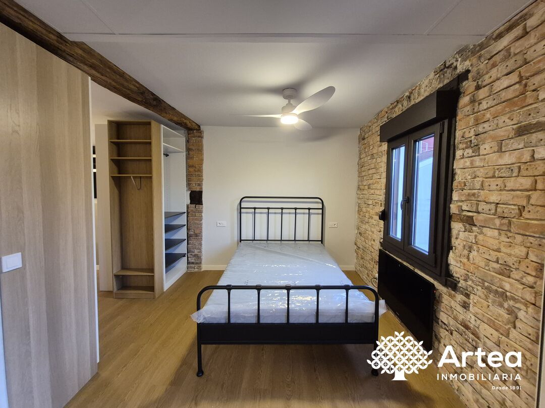 Dormitori de Pis en venda en Bilbao  amb Calefacció i Balcó