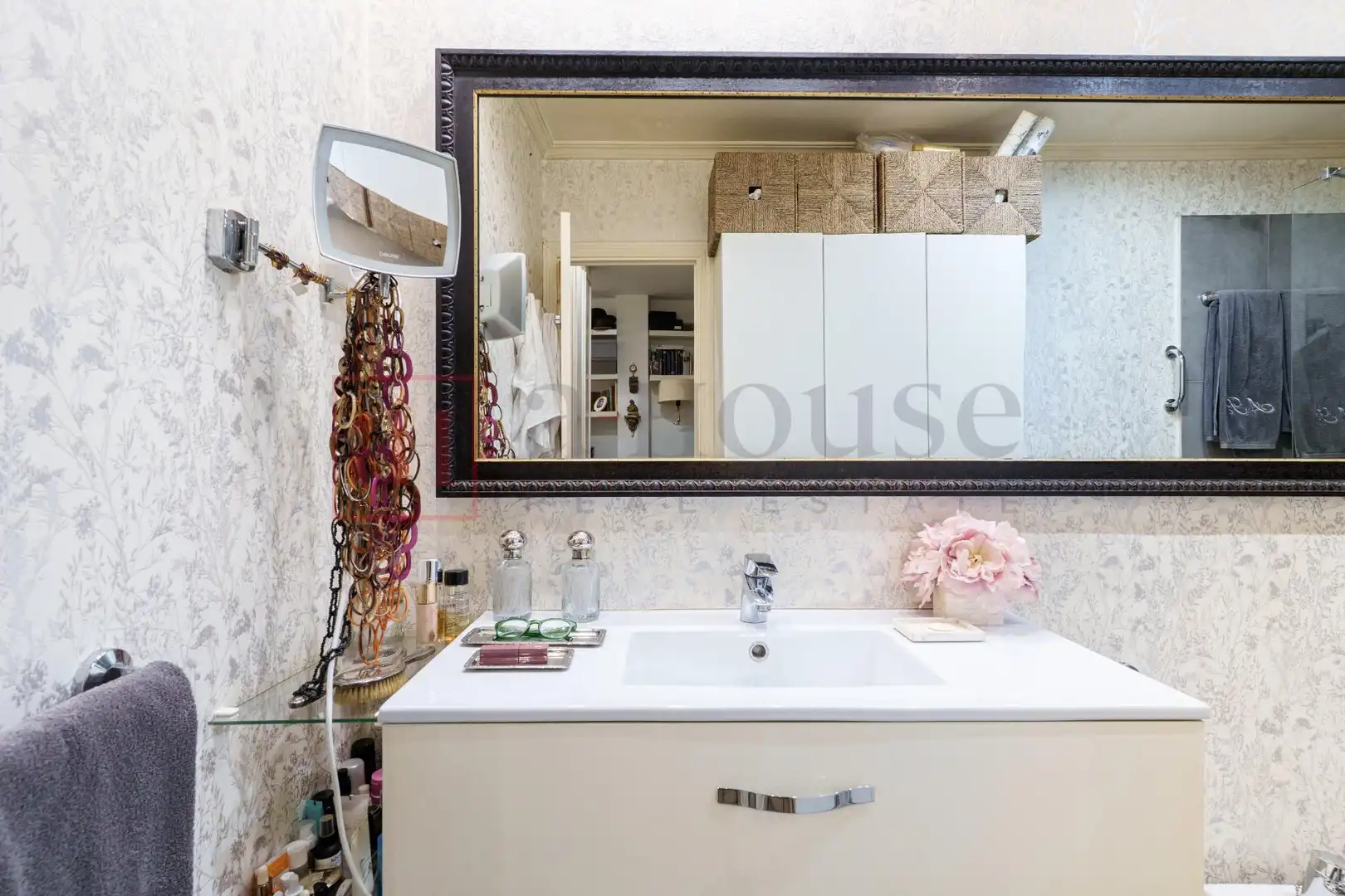 Baño de Local en venta en Madrid con Aire acondicionado y Amueblado