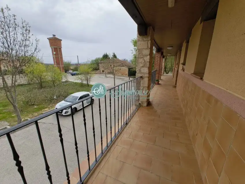 Vista exterior de Piso en venta en Grajera con Calefacción y Trastero