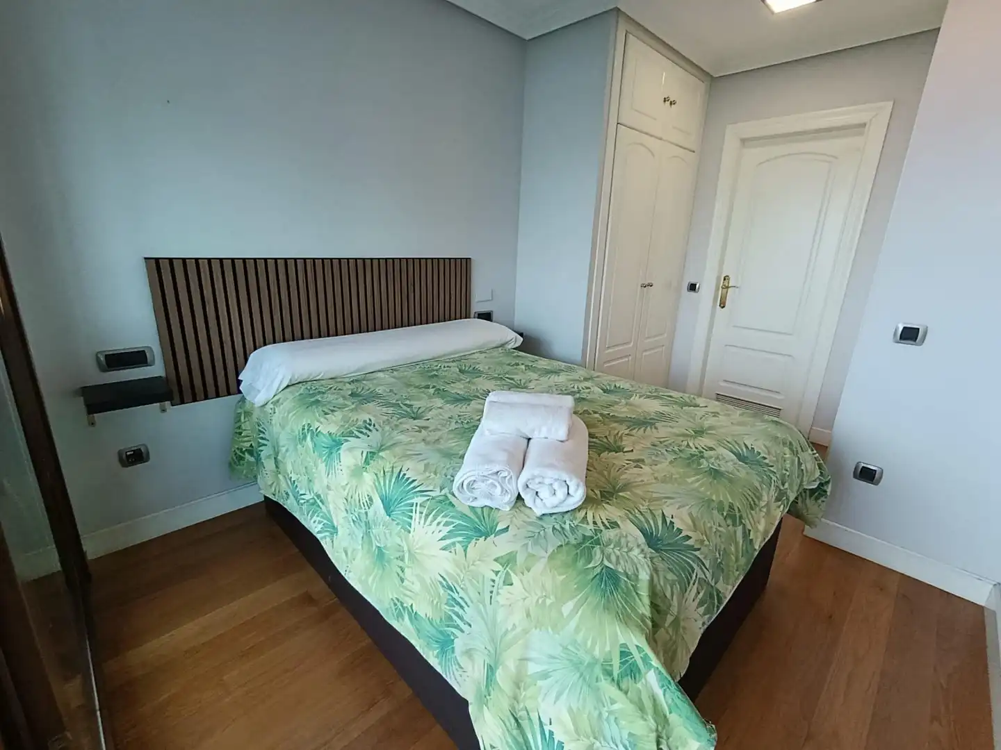 Dormitori de Pis en venda en Gijón  amb Calefacció