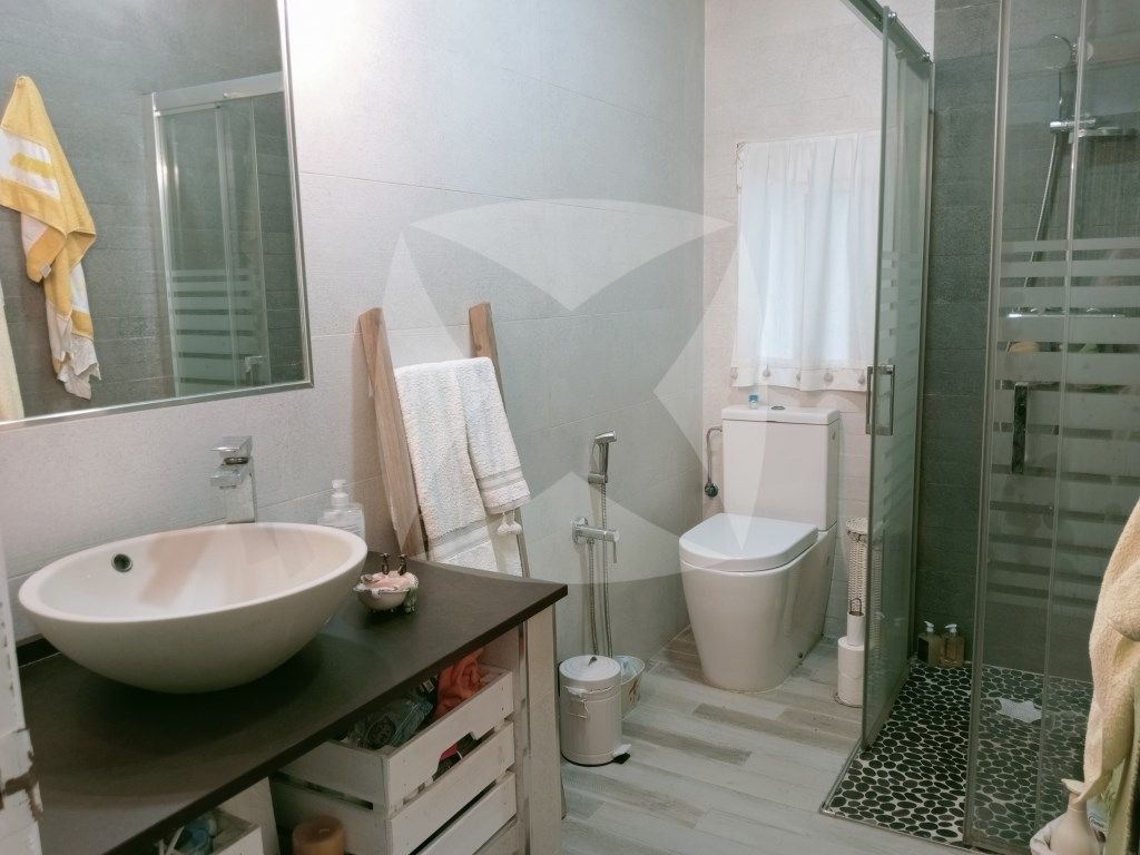Bathroom of House or chalet for sale in Sierra de Fuentes  with Terrace and Swimming Pool
