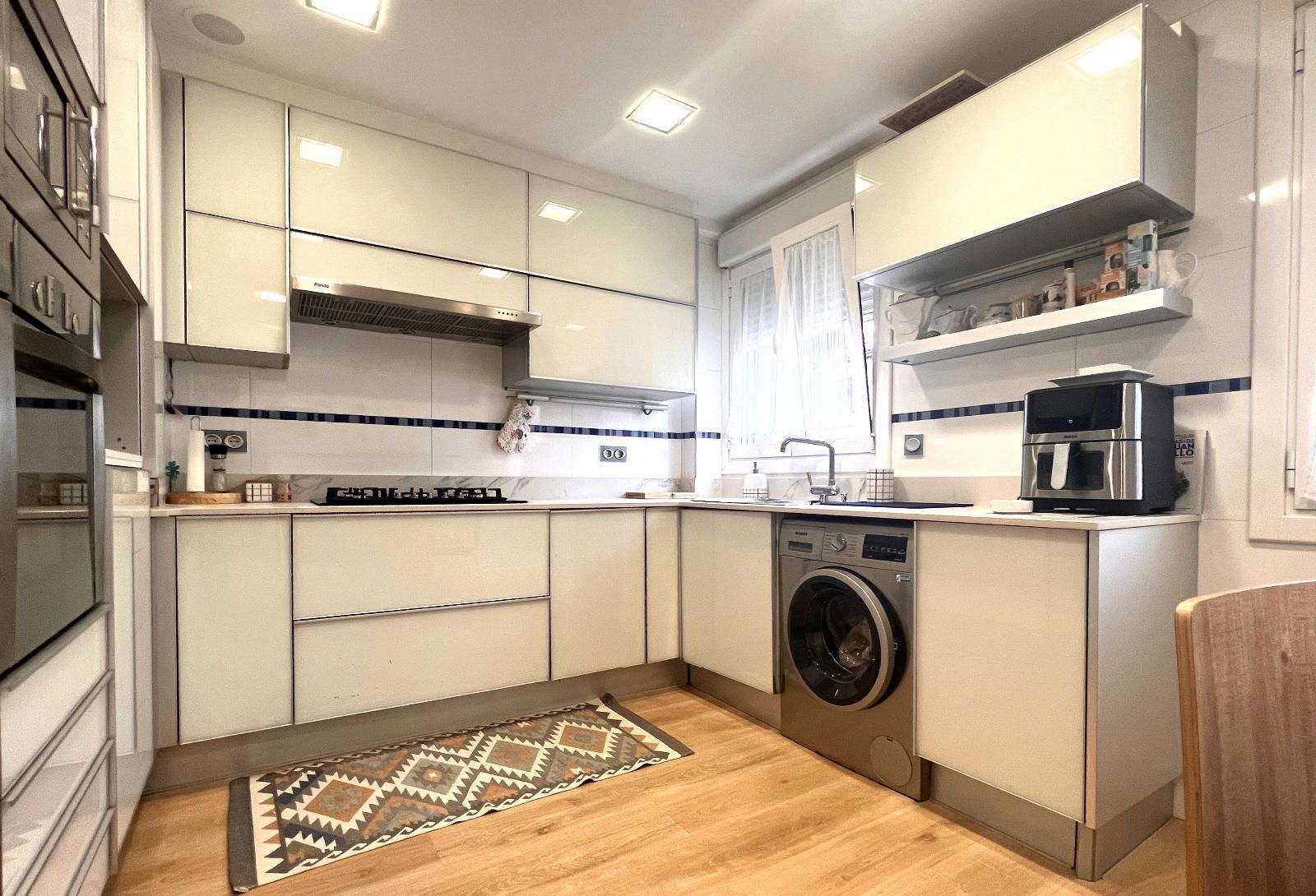 Kitchen of Flat for sale in Lasarte-Oria  with Heating, Parquet flooring and Terrace