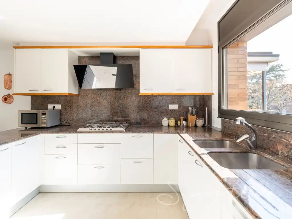 Kitchen of Attic for sale in Sant Cugat del Vallès  with Air Conditioner, Terrace and Swimming Pool