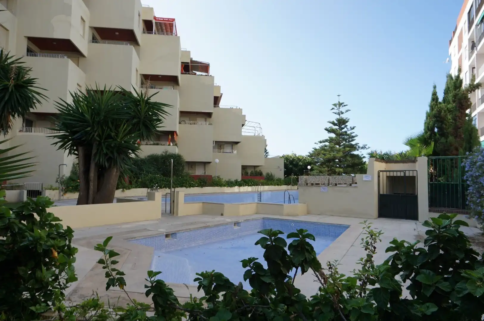Piscina de Piso en venta en Almuñécar con Terraza y Piscina comunitaria