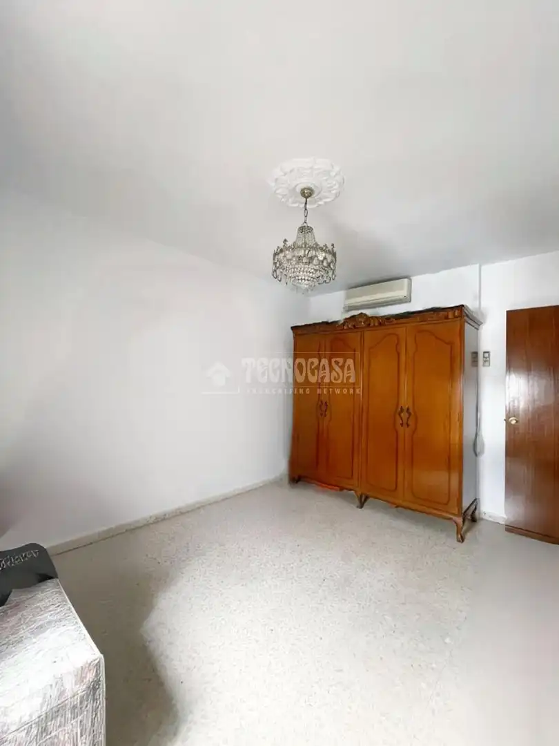 Dormitori de Pis en venda en Arcos de la Frontera amb Aire condicionat i Balcó