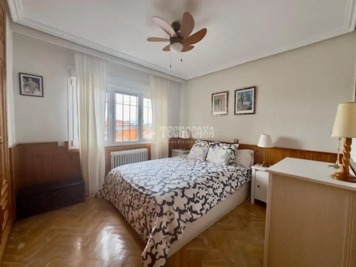 Bedroom of Detached homes for sale in Las Rozas de Madrid  with Air Conditioner, Heating and Private garden