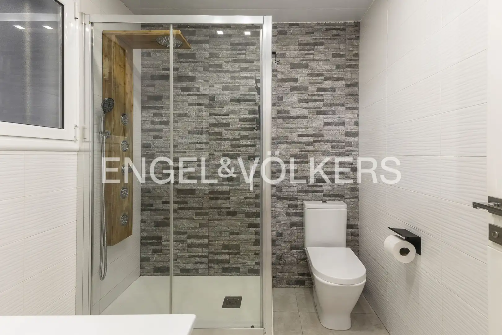 Baño de Apartamento en venta en Barcelona con Calefacción