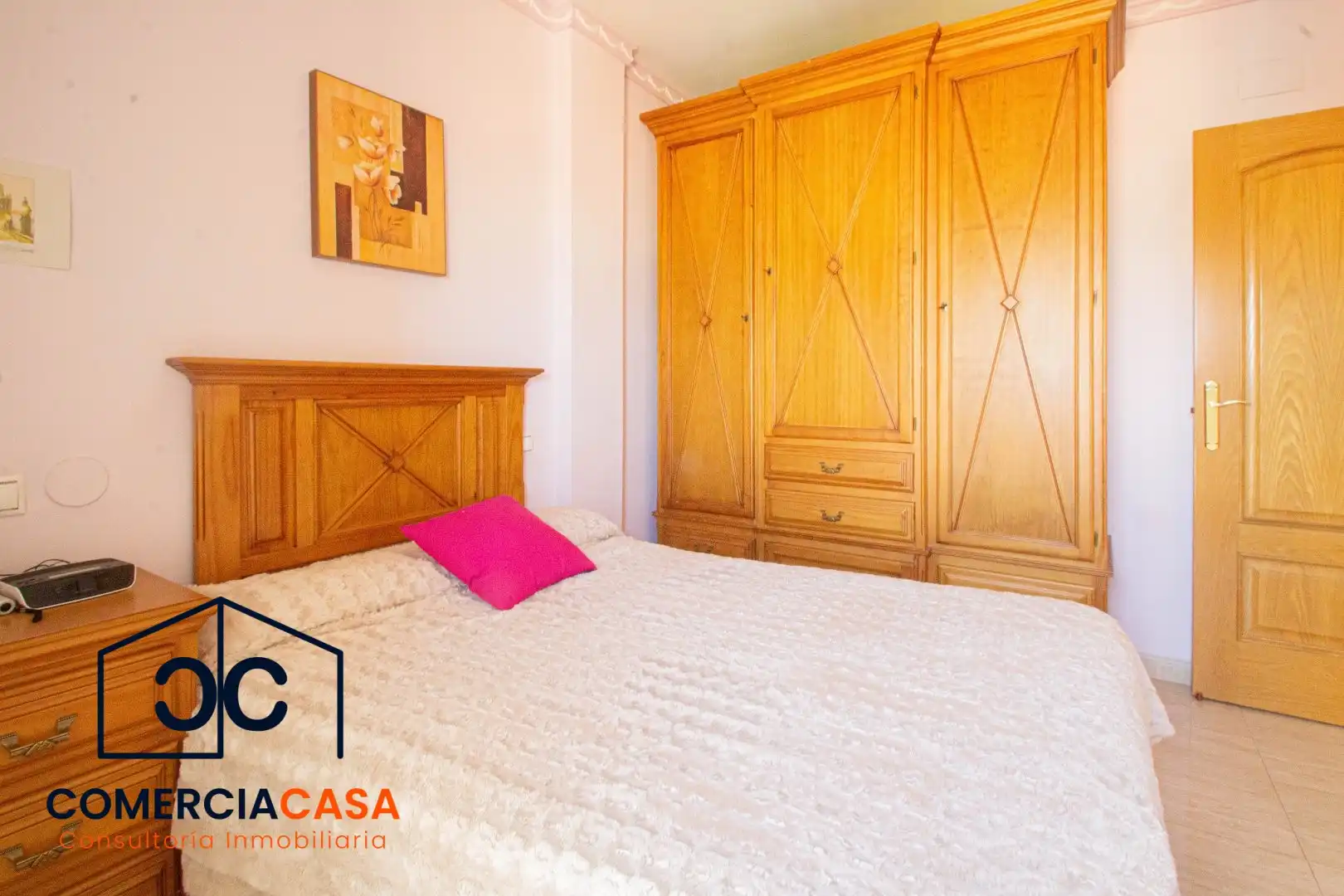 Habitación de Casa adosada en venta en Jun con Aire acondicionado, Calefacción y Terraza