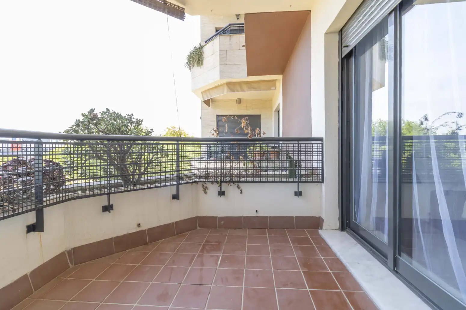 Terrasse von Wohnung zum Verkauf in Mairena del Aljarafe mit Klimaanlage, Privatgarten und Terrasse