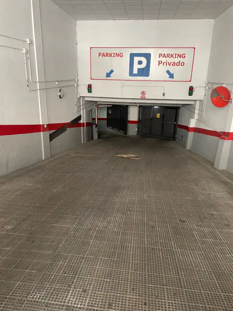 Garage for rent in Calle Rayo, 4, La Alhóndiga