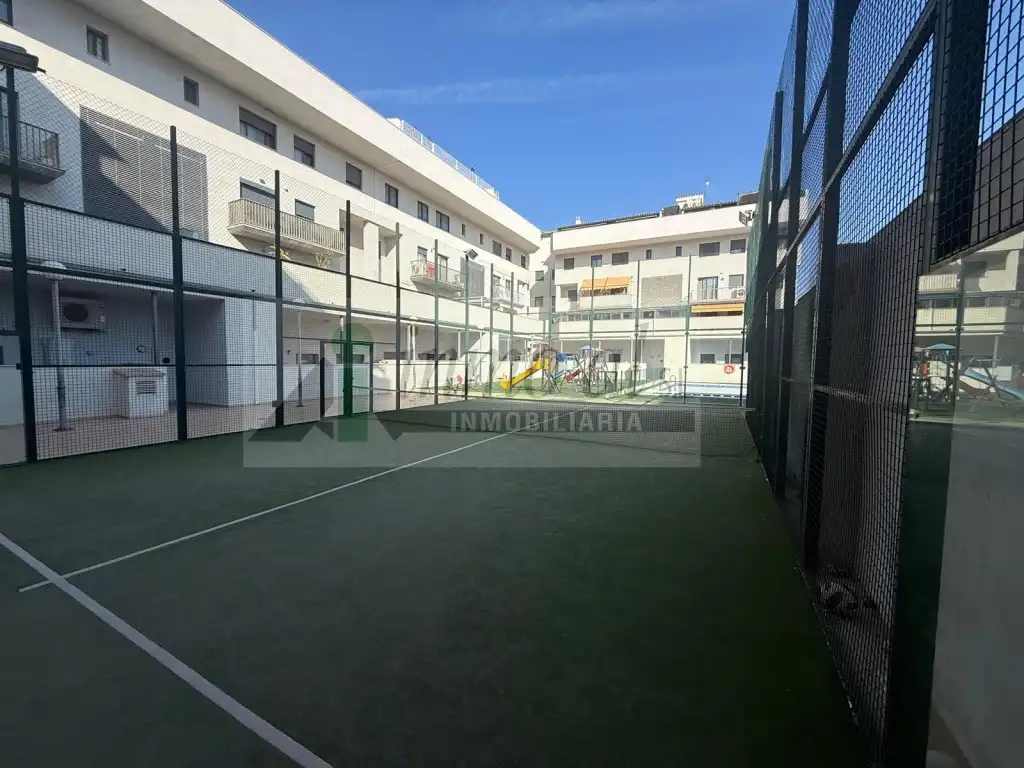 Parking de Ático en venta en Almazora / Almassora con Terraza y Balcón
