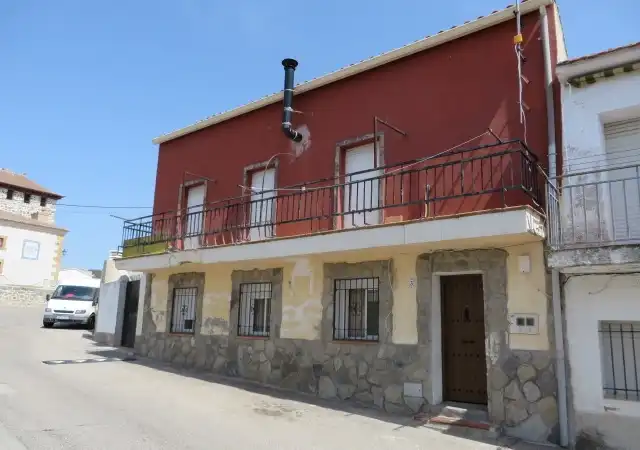 Vista exterior de Pis en venda en San Román de los Montes