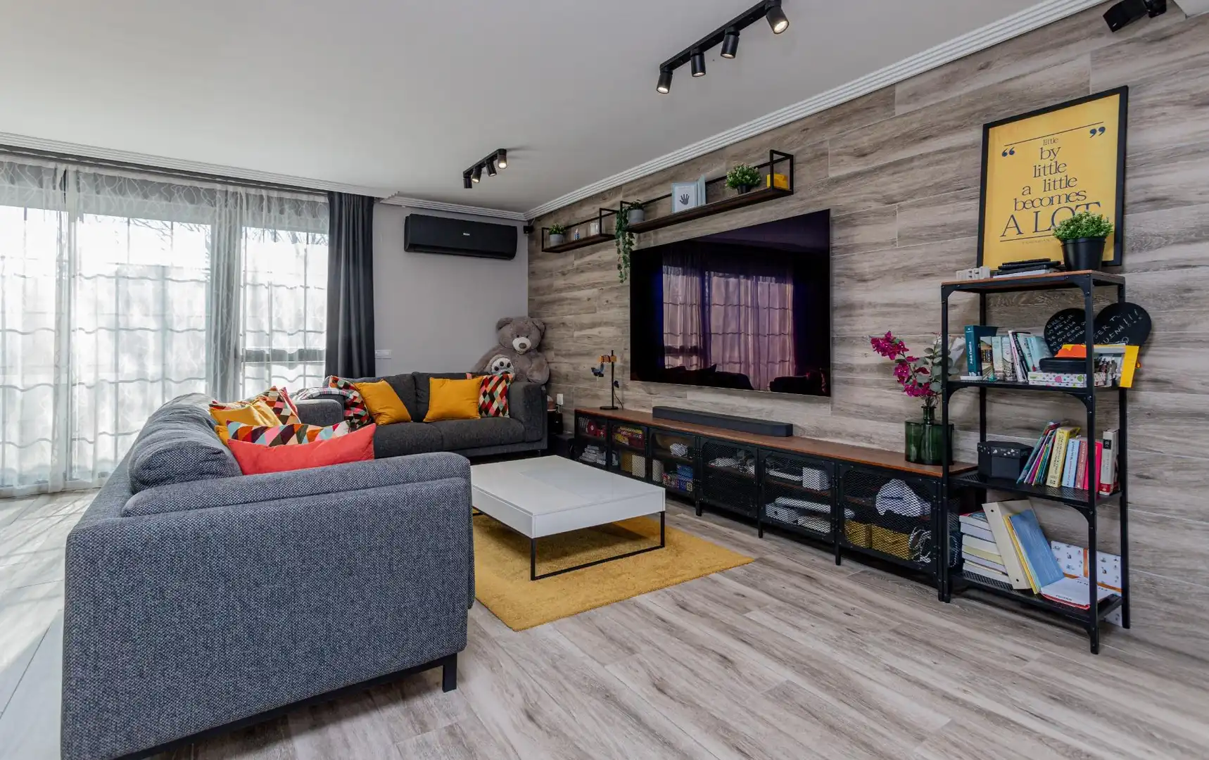 Living room of Detached homes for sale in Valdemoro  with Air Conditioner, Heating and Community pool