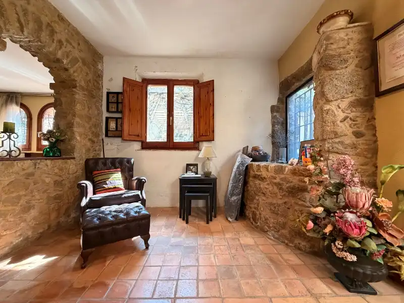 Sala d'estar de Casa o xalet en venda en Corçà amb Aire condicionat, Calefacció i Jardí privat