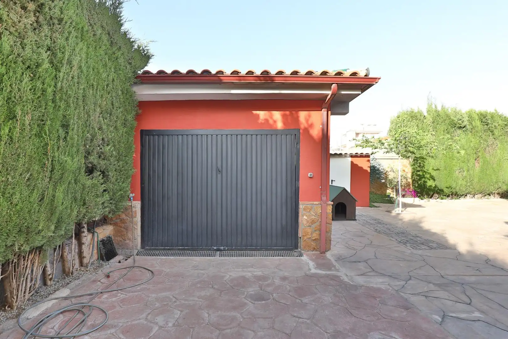 Exterior view of Houses for sale in Villa de Otura  with Community pool